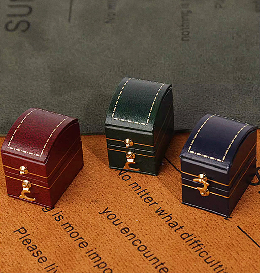 Vintage Mini Ring Box – Luxurious Retro Jewelry Case for Engagement & Wedding Rings