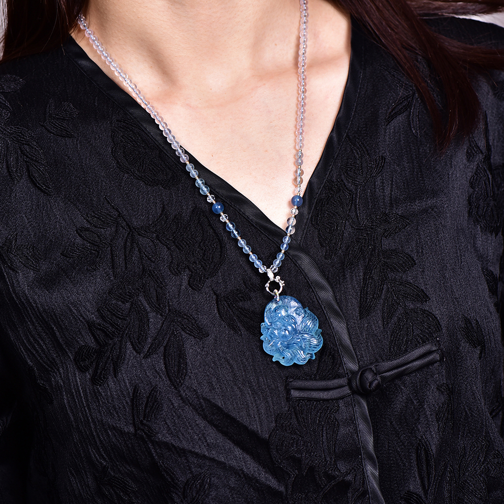 Natural Aquamarine Nine-Tailed Fox Pendant – Hand-Carved Crystal Fox Amulet for Protection & Serenity