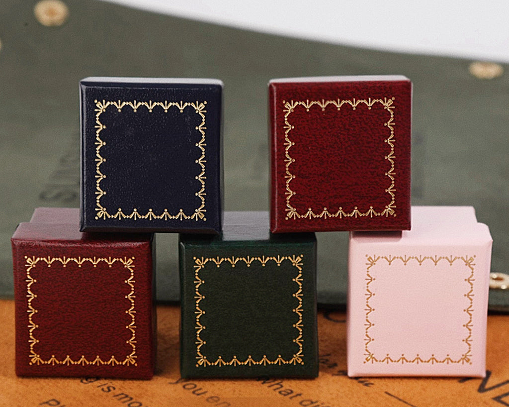 Vintage Mini Ring Box – Luxurious Retro Jewelry Case for Engagement & Wedding Rings