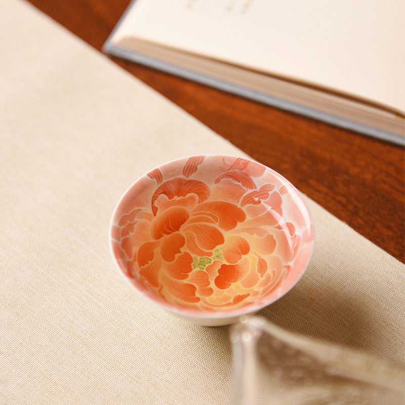 Hand-Painted Lotus Porcelain Teacup – Heart-Shaped Jingdezhen Underglaze Cup
