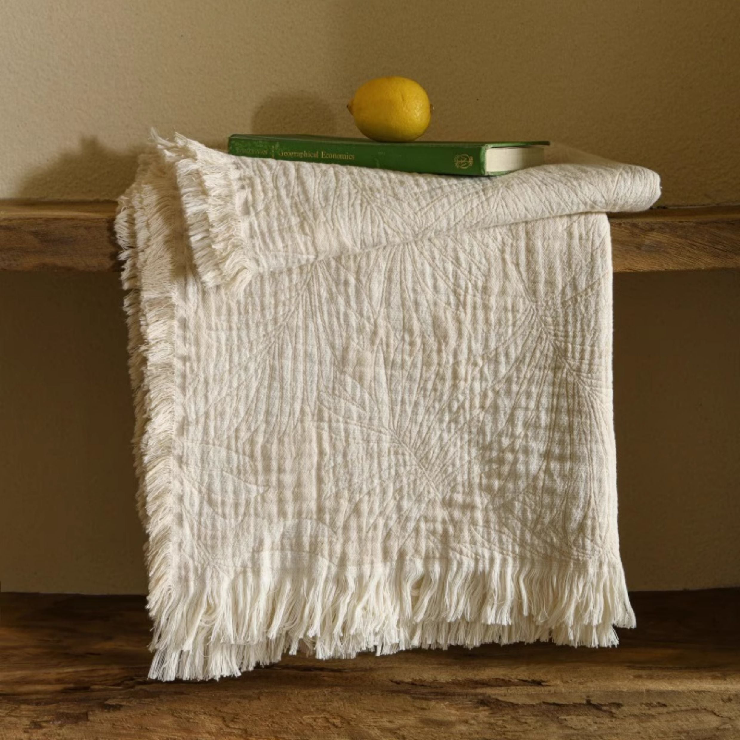 Vintage Minimalist Cotton Gauze Throw Blanket – Textured Jacquard with Fringes for Sofa & Bed
