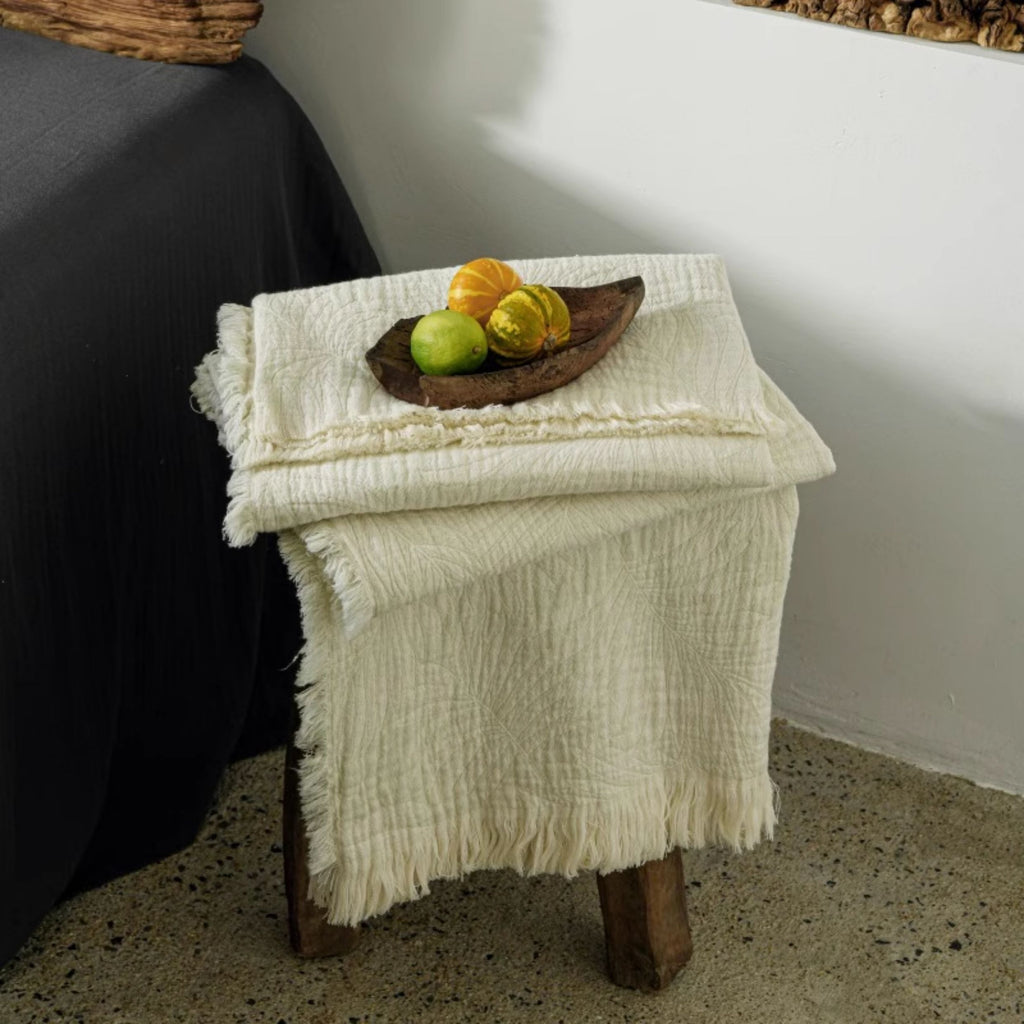 Vintage Minimalist Cotton Gauze Throw Blanket – Textured Jacquard with Fringes for Sofa & Bed