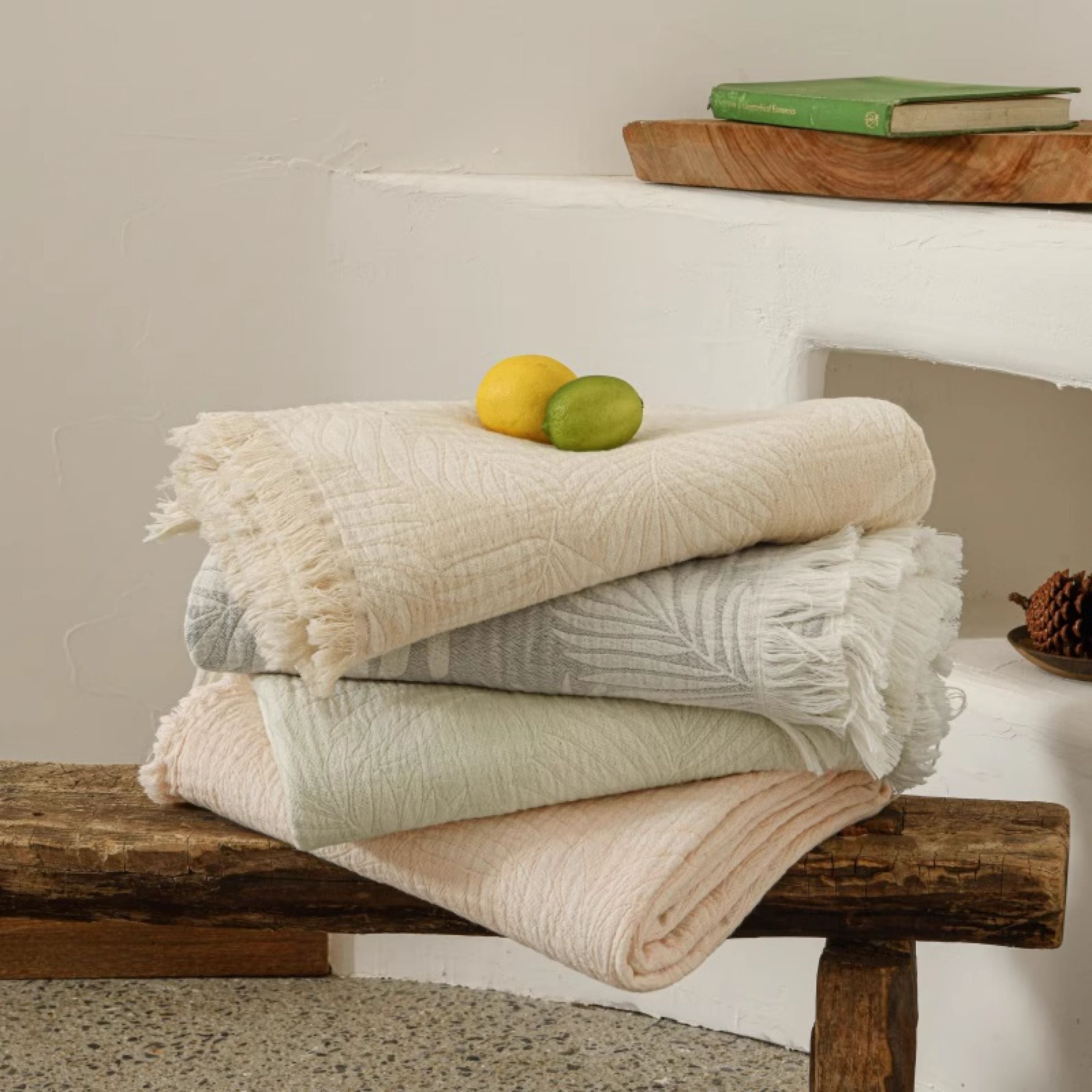 Vintage Minimalist Cotton Gauze Throw Blanket – Textured Jacquard with Fringes for Sofa & Bed