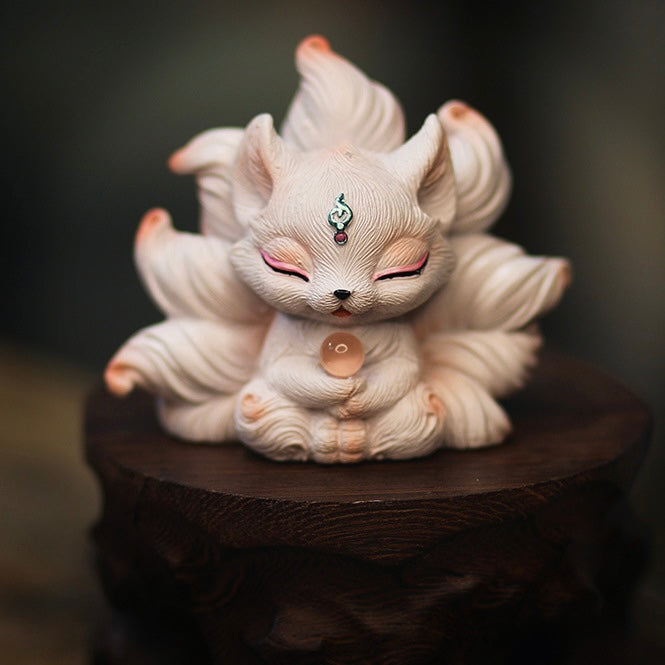 Ivory White Resin Nine-Tailed Fox Figurine Eastern Mythical Guardian Statue (7.5cm)